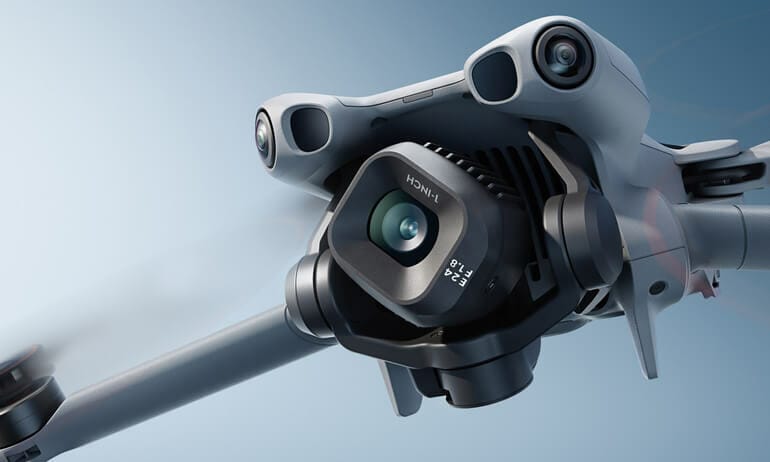 Mini 5 Pro's 225° rotating gimbal Mini 5 Pro's 225° rotating gimbal